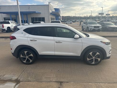 Used 2016 Hyundai Tucson Limited image 8