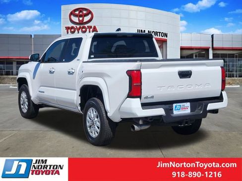 Used 2026 Toyota Tacoma SR5 image 8