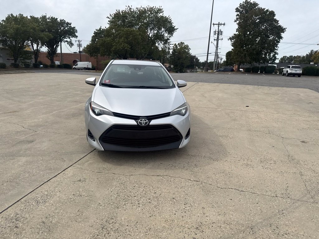 Used 2017 Toyota Corolla LE FWD image 2