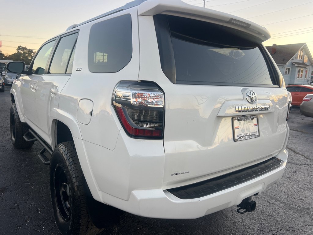 Used 2017 Toyota 4Runner SR5 Premium AWD/4WD image 5