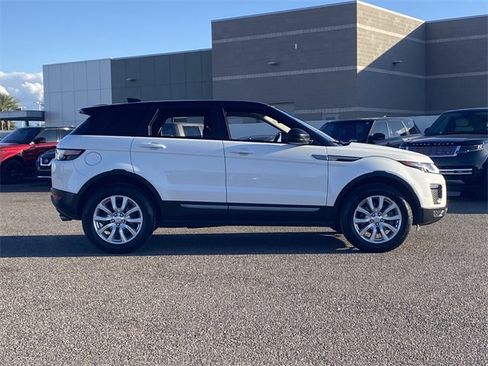 Used 2019 Land Rover Range Rover Evoque SE image 27