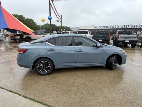 Used 2024 Nissan Sentra SV image 4