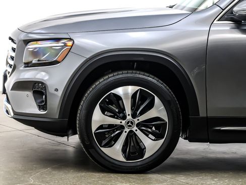 Certified 2025 Mercedes-Benz GLB 250 image 11