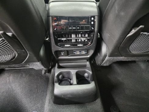 Used 2024 Jeep Grand Cherokee L Limited AWD/4WD image 28