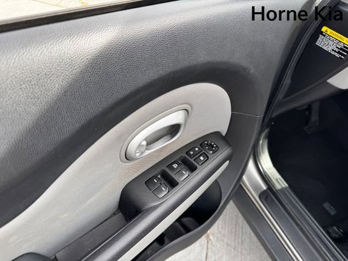 Used 2015 Kia Soul Base image 10