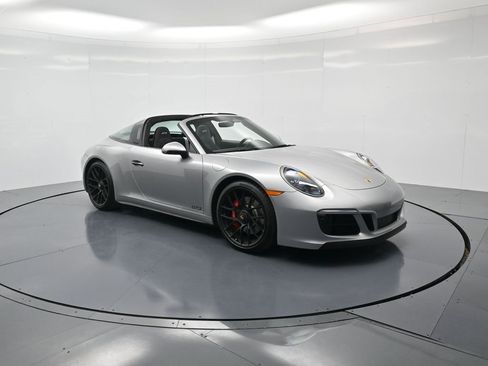 Certified 2019 Porsche 911 Targa 4 GTS image 32