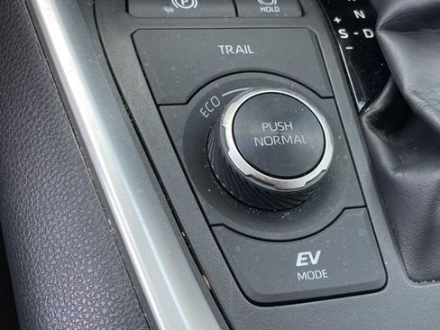 Used 2025 Toyota RAV4 XLE w/ Convenience Package AWD/4WD image 22