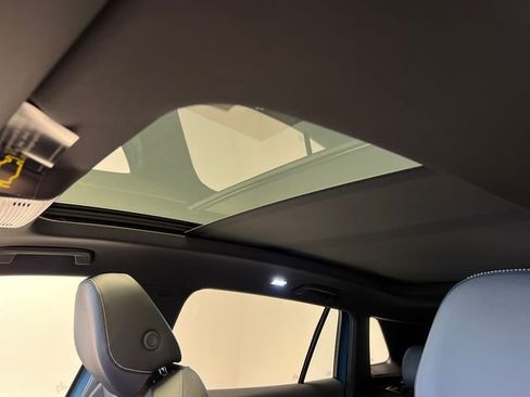 New 2026 Volkswagen Tiguan SE R-Line FWD image 21