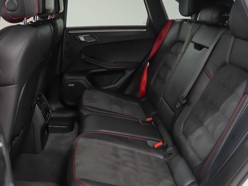 Certified 2022 Porsche Macan GTS image 18