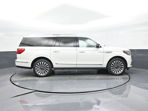 Used 2021 Lincoln Navigator L Reserve w/ Luxury Package image 16