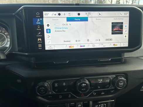 Used 2026 Jeep Wrangler Sport S image 24