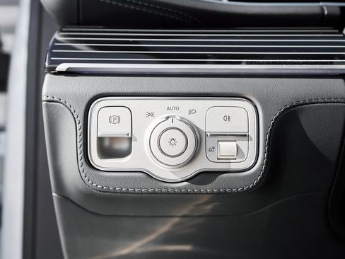 Used 2024 Mercedes-Benz GLS 63 AMG 4MATIC image 54