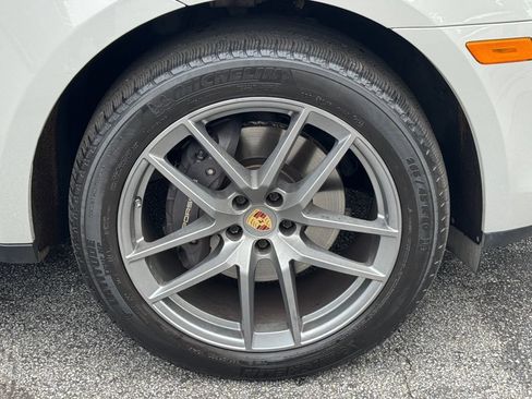 Used 2023 Porsche Macan AWD/4WD image 18