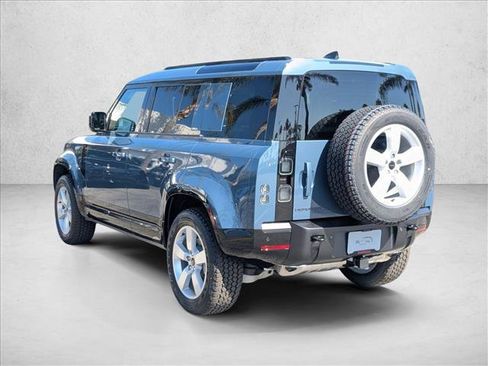 New 2026 Land Rover Defender 110 X-Dynamic SE AWD/4WD image 9