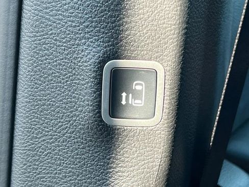 New 2026 Chrysler Pacifica Select image 33