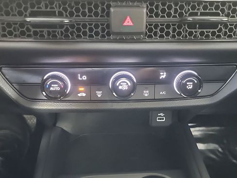 Certified 2023 Honda HR-V LX image 28