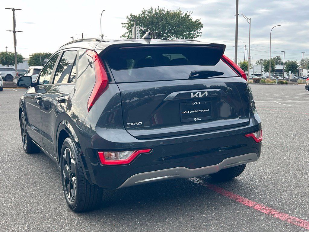 Certified 2023 Kia Niro Wind w/ Wind Preserve Package FWD image 11