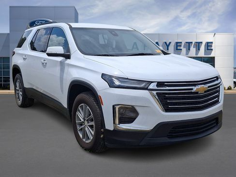 Used 2023 Chevrolet Traverse LT FWD image 1