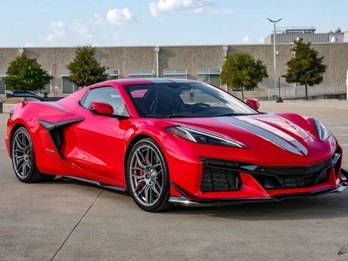 Used 2024 Chevrolet Corvette Z06 w/ Z07 Performance Package RWD image 21
