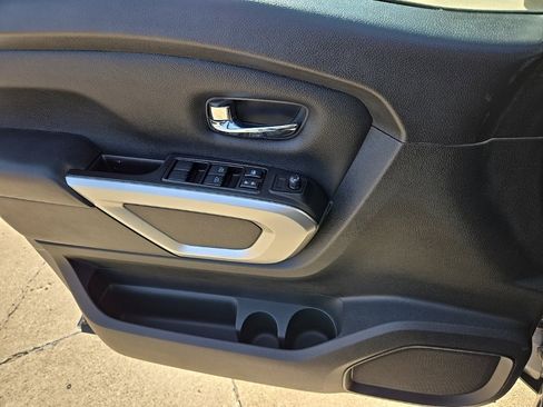 Used 2020 Nissan Titan SV w/ SV Convenience Package image 33