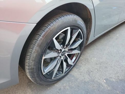 Used 2025 Chevrolet Malibu RS FWD image 33