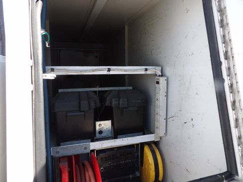 Used 2016 Ford F550 REGULAR CAB DRW 4WD SERVICE /U image 24