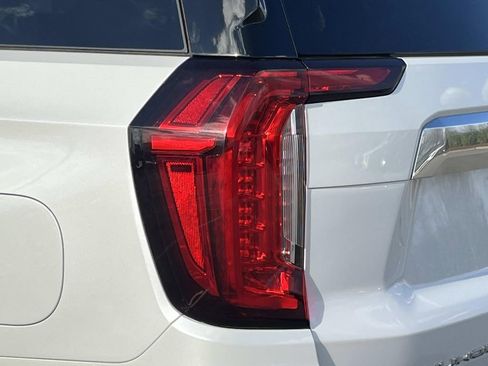 Used 2021 GMC Yukon Denali image 10