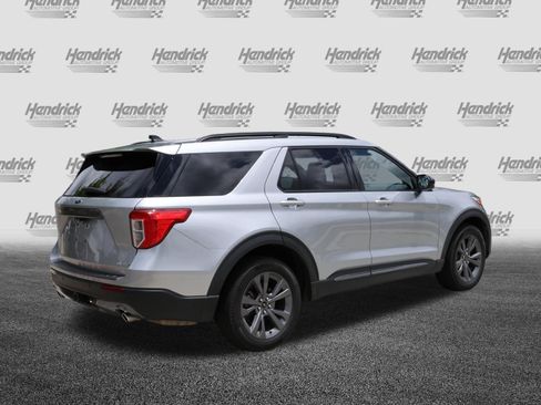Used 2023 Ford Explorer XLT w/ Equipment Group 202A AWD/4WD image 9