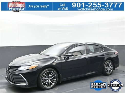 Used 2023 Toyota Camry XLE image 2