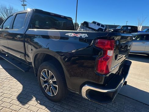 Used 2025 Chevrolet Silverado 1500 LT image 10