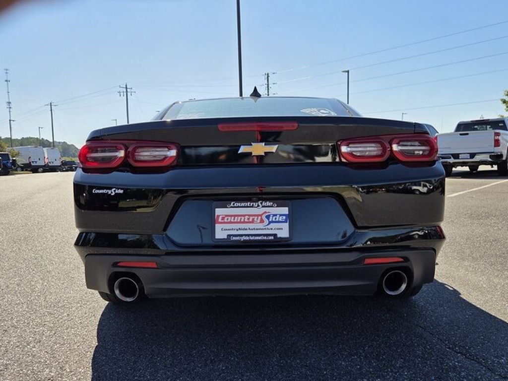 Used 2023 Chevrolet Camaro LT RWD image 7