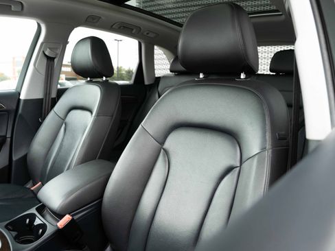 Used 2017 Audi Q5 2.0T Premium Plus w/ Technology Package AWD/4WD image 19