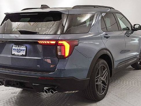 Certified 2025 Ford Explorer ST RWD image 3