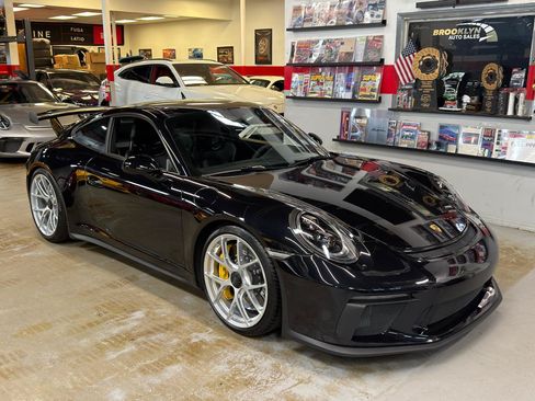 Used 2018 Porsche 911 GT3 RWD image 4