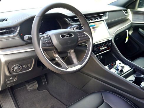 New 2025 Jeep Grand Cherokee L Limited image 8