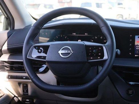 Used 2025 Nissan Murano SV image 23