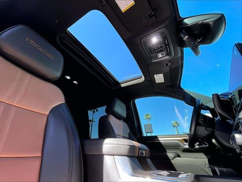 Used 2024 Chevrolet Silverado 2500 High Country w/ Technology Package image 22