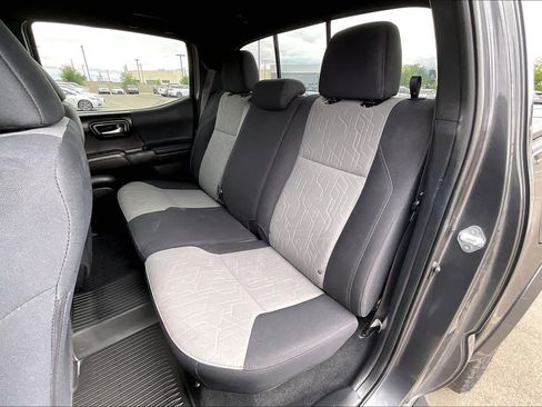 Used 2021 Toyota Tacoma TRD Sport w/ Technology Package AWD/4WD image 19