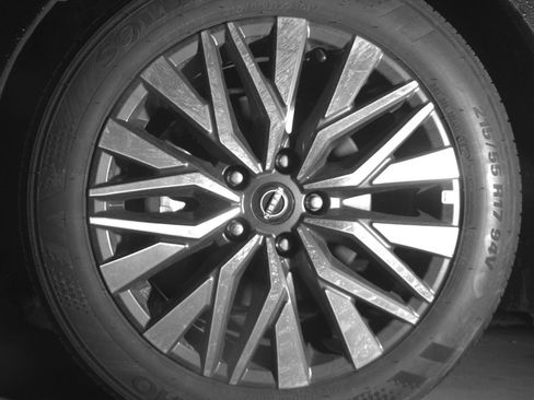 Used 2025 Nissan Altima 2.5 SV image 12