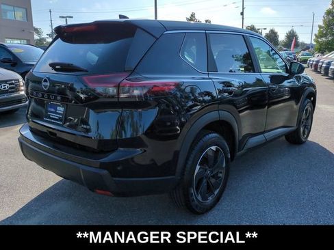 Used 2025 Nissan Rogue SV AWD/4WD image 4