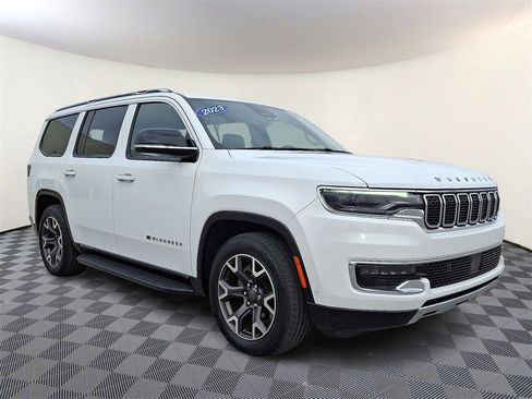 Used 2023 Jeep Wagoneer Series III w/ Preferred Equipment Group image 1