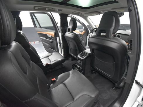 Used 2022 Volvo XC90 T8 Inscription Expression w/ Climate Package image 50