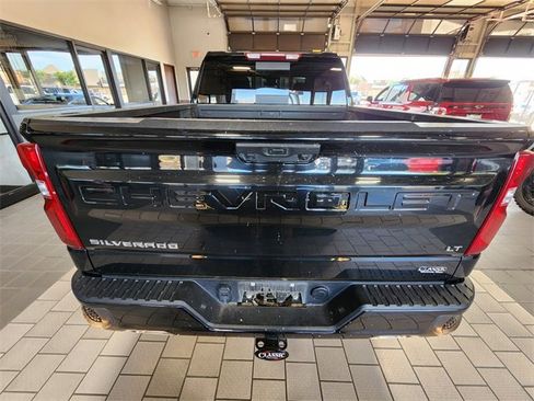 Used 2024 Chevrolet Silverado 1500 LT Trail Boss w/ Convenience Package II AWD/4WD image 5