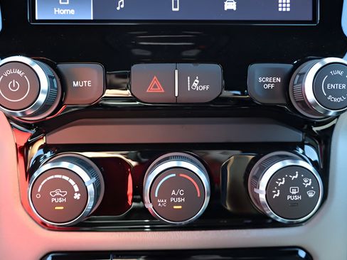 New 2026 RAM 1500 Express AWD/4WD image 15