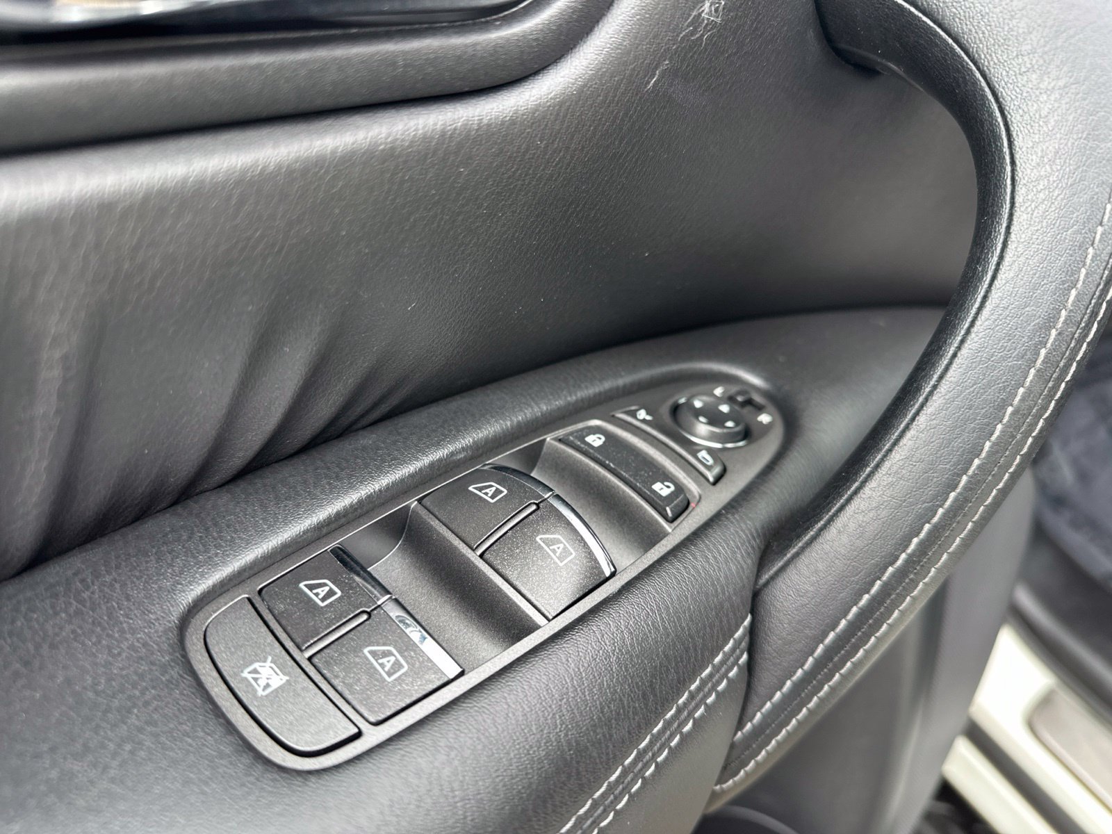 Used 2020 Nissan Armada Platinum w/ Captain's Chairs Package AWD/4WD image 19