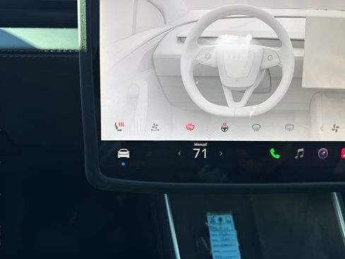 Used 2026 Tesla Model Y Long Range RWD image 23