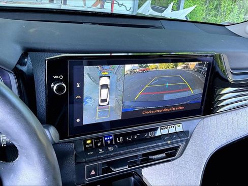Used 2025 Toyota Camry XLE w/ Premium Plus Package FWD image 13