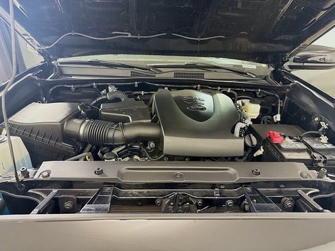 Certified 2023 Toyota Tacoma SR AWD/4WD image 26