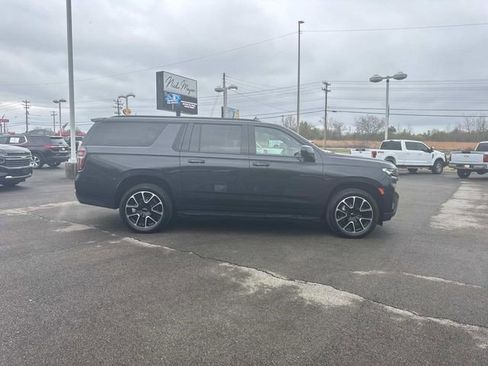 Certified 2024 Chevrolet Suburban RST RWD image 3