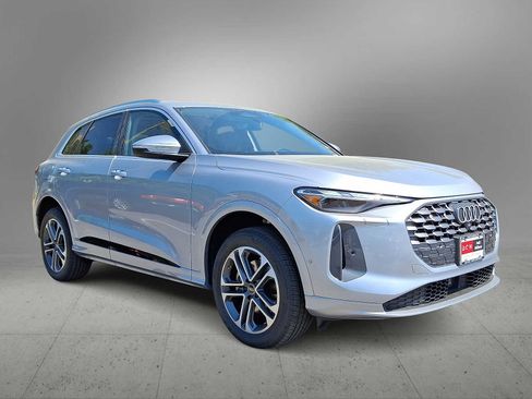 New 2026 Audi Q5 Premium AWD/4WD image 2